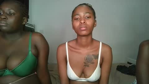 Snapshot of hottie_mistie chatting on 04/22/26, 02:58 hottie_mistie online show from 04/22/26, 02:58