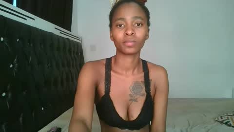 Snapshot of hottie_mistie chatting on 05/16/26, 05:15 hottie_mistie online show from 05/16/26, 05:15