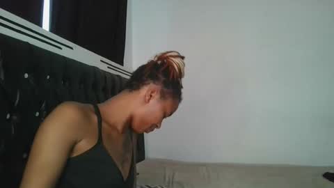 Snapshot of hottie_mistie chatting on 05/21/26, 07:04 hottie_mistie online show from 05/21/26, 07:04