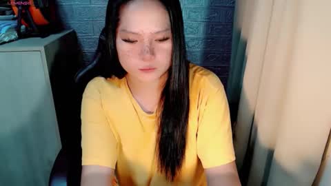 Snapshot of hottie_pinay16 chatting on 03/08/26, 10:08 April online show from 03/08/26, 10:08