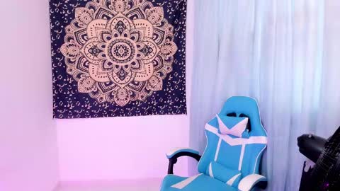 Snapshot of hottie_veronica chatting on 02/10/25, 05:19 Veronica independent model online show from 02/10/25, 05:19