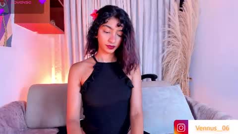 Snapshot of hottie_veronica chatting on 06/19/26, 08:34 Veronica independent model online show from 06/19/26, 08:34