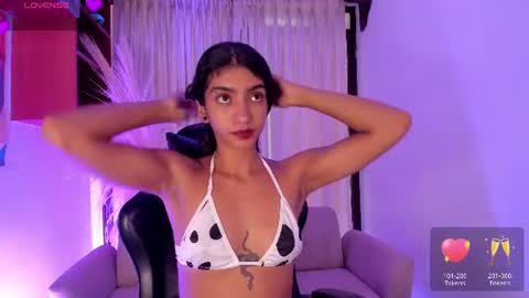 Snapshot of hottie_veronica chatting on 07/07/26, 08:13 Veronica independent model online show from 07/07/26, 08:13