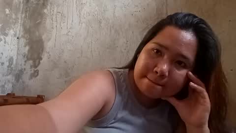 Snapshot of hottiecum27 chatting on 06/30/26, 12:00 hottiecum27 online show from 06/30/26, 12:00