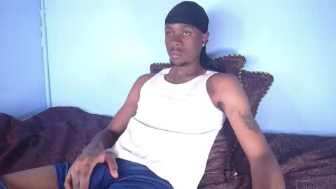 Snapshot of hottiekingny chatting on 09/20/25, 02:12 independent Model online show from 09/20/25, 02:12