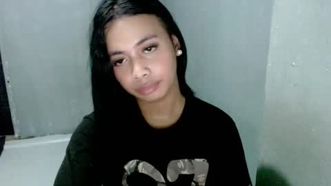 Snapshot of hottiescummerx chatting on 07/05/26, 05:25 N I C A online show from 07/05/26, 05:25