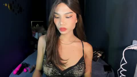 Snapshot of hotty_jane chatting on 05/22/26, 03:28 Hi i am Jane half vietnamese and half pinay and would like to meet good person here XOXO online show from 05/22/26, 03:28