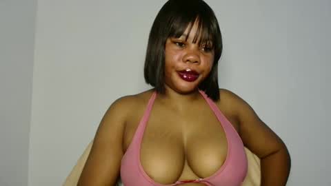 hotty_lora889 online show from 04/15/26, 07:37