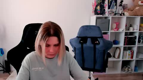 Nessie and Jessie online show from 03/13/26, 11:39