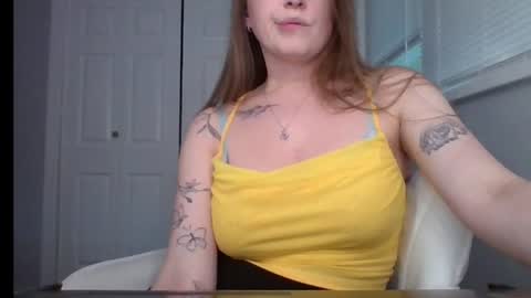 Snapshot of hotwifelili chatting on 07/26/26, 11:22 hotwifelili online show from 07/26/26, 11:22