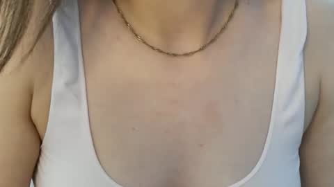 Hotwixx online show from 04/22/26, 03:24