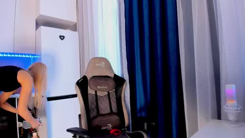 Susan online show from 02/11/25, 03:50