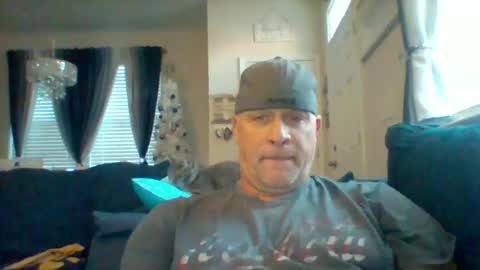 Snapshot of hotyummycock69 chatting on 11/28/25, 09:39 hotyummycock69 online show from 11/28/25, 09:39