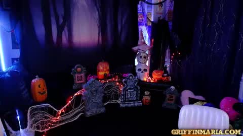 Snapshot of house_of_g1 chatting on 10/28/25, 12:25 G online show from 10/28/25, 12:25