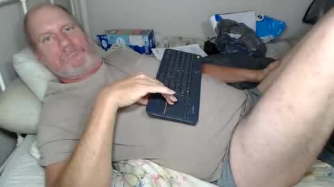 Snapshot of houseflipper chatting on 06/08/26, 10:10 houseflipper online show from 06/08/26, 10:10