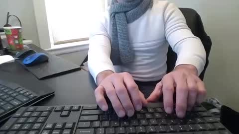 hoverday online show from 12/17/25, 02:56