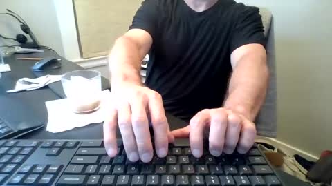 Snapshot of hoverday chatting on 07/06/26, 03:25 hoverday online show from 07/06/26, 03:25