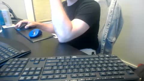 Snapshot of hoverday chatting on 07/08/26, 03:00 hoverday online show from 07/08/26, 03:00
