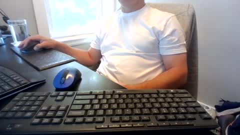 Snapshot of hoverday chatting on 07/28/26, 01:21 hoverday online show from 07/28/26, 01:21
