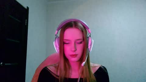 Snapshot of hrxxccvex chatting on 03/16/26, 03:16 Hikki online show from 03/16/26, 03:16