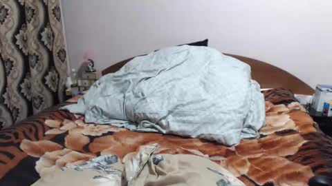 hugeassdevil online show from 10/29/25, 02:52