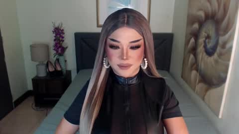 Christine online show from 01/04/25, 01:52