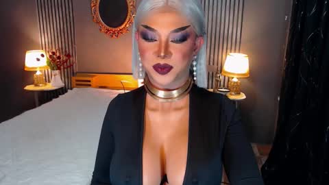 Christine online show from 10/14/25, 08:09