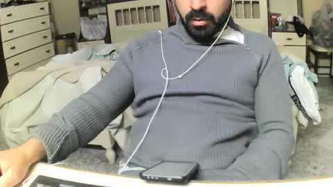 Snapshot of hugeveiny chatting on 04/16/26, 04:08 hugeveiny online show from 04/16/26, 04:08