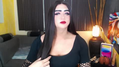 Snapshot of hugexmslovelyxcock chatting on 04/10/26, 08:02 MsLovely online show from 04/10/26, 08:02