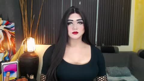 Snapshot of hugexmslovelyxcock chatting on 04/23/26, 08:55 MsLovely online show from 04/23/26, 08:55