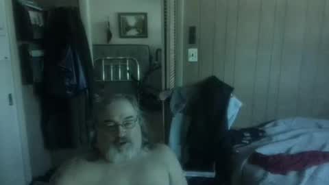Snapshot of huggybear566 chatting on 06/17/26, 02:07 lonely huggy bear online show from 06/17/26, 02:07