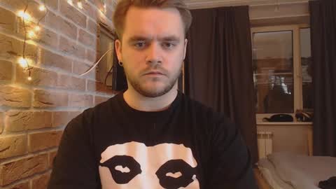 Hugo online show from 01/11/25, 02:15