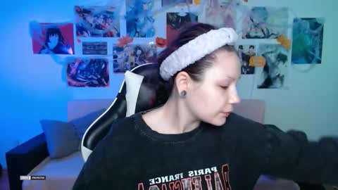 HugoMin online show from 11/07/25, 02:33