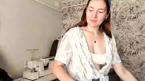 Snapshot of humpygrey chatting on 10/14/25, 08:48 HumpyGrey online show from 10/14/25, 08:48