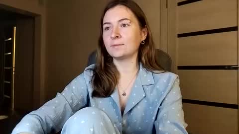 Snapshot of humpygrey chatting on 10/29/25, 07:04 HumpyGrey online show from 10/29/25, 07:04