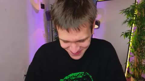 Hunter steele online show from 10/15/25, 03:56