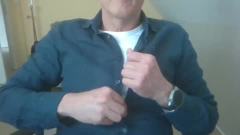 hundeleine online show from 04/01/26, 11:44