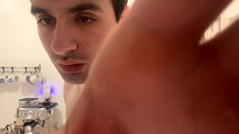 hung_college01 online show from 11/05/25, 11:54