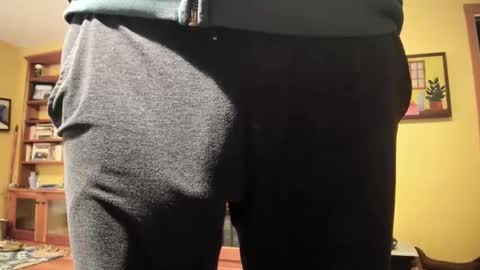 Snapshot of hung_hot_fit10 chatting on 12/21/24, 12:20 Big uncut cock dripping online show from 12/21/24, 12:20