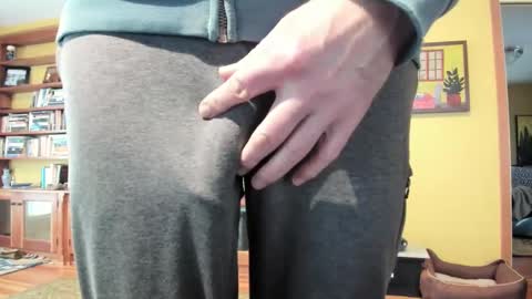 Snapshot of hung_hot_fit10 chatting on 12/30/24, 10:55 Big uncut cock dripping online show from 12/30/24, 10:55