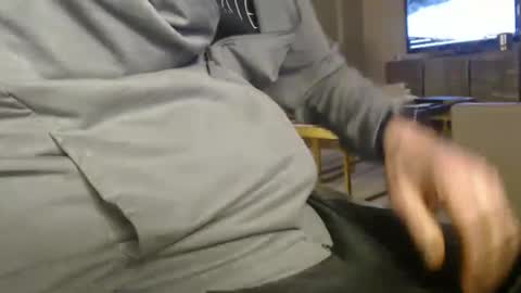 Snapshot of hung_hot_fit10 chatting on 01/13/25, 06:16 Big uncut cock dripping online show from 01/13/25, 06:16