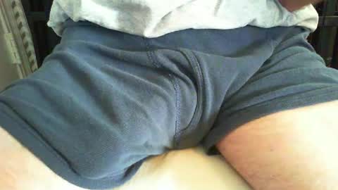 Snapshot of hungandhilarious chatting on 06/21/26, 04:31 hungandhilarious online show from 06/21/26, 04:31