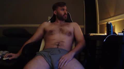 Snapshot of hungbro_420 chatting on 01/17/26, 02:05 hungbro_420 online show from 01/17/26, 02:05
