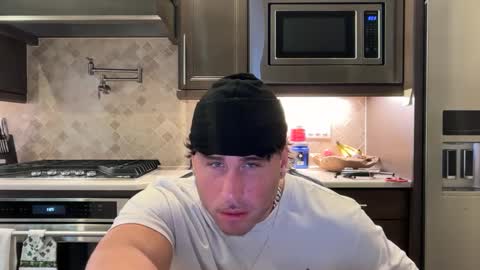 Snapshot of hungkingg22 chatting on 09/29/25, 03:28 hungkingg22 online show from 09/29/25, 03:28