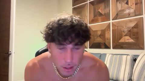 Snapshot of hungkingg22 chatting on 10/04/25, 01:25 hungkingg22 online show from 10/04/25, 01:25