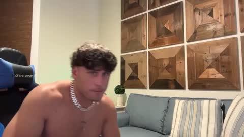 Snapshot of hungkingg22 chatting on 10/04/25, 07:23 hungkingg22 online show from 10/04/25, 07:23