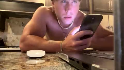 Snapshot of hungkingg22 chatting on 11/18/25, 03:49 hungkingg22 online show from 11/18/25, 03:49