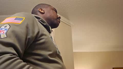 hungluv1 online show from 11/12/25, 01:06