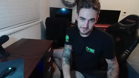 hungmtnman2256 online show from 11/03/25, 06:03