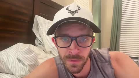 hungrunner24 online show from 06/11/26, 02:53